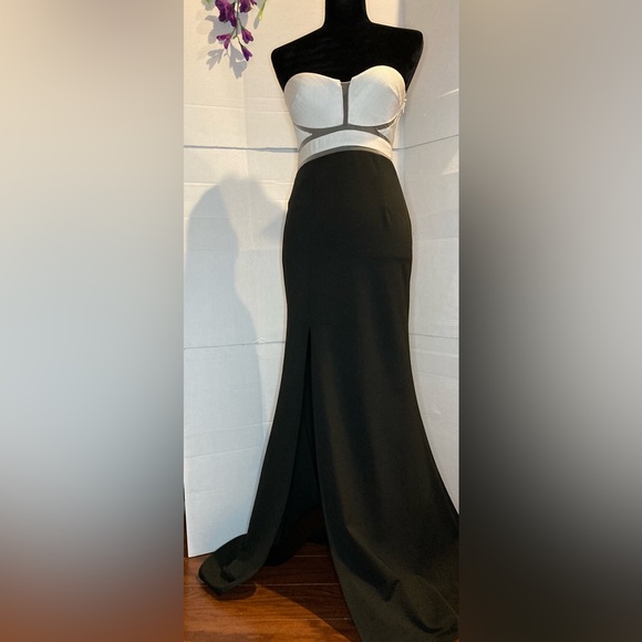 GB Dress Formal Long Black & White with Mesh Details Size:  small  [bb] - Picture 4 of 8